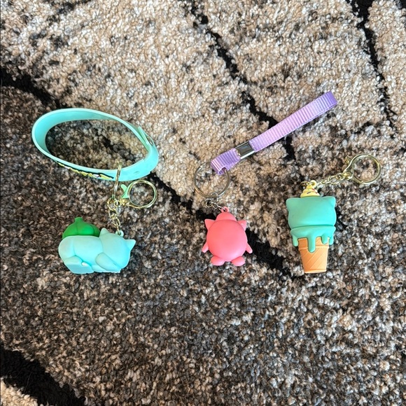 Pokemon Keychain set - Picture 2 of 6